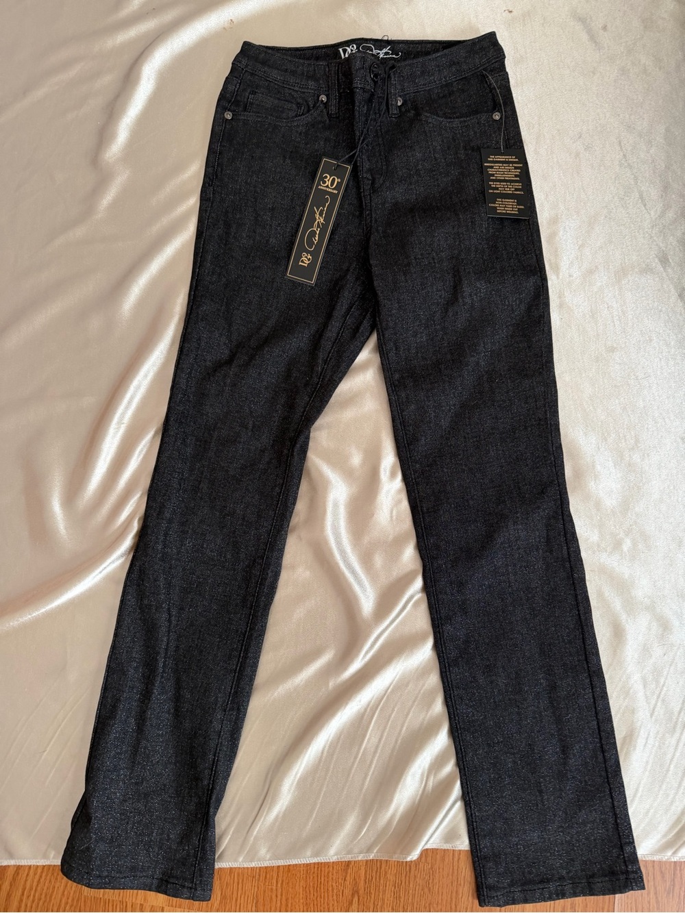 DG2 Diane Gilman 30th Anniversary black Sparkly Cotton Jeans Size 4 NWT
